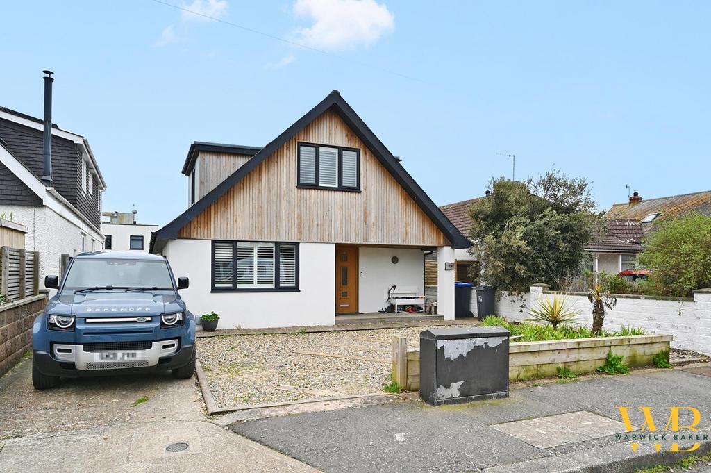 The Meadway, ShorehamBySea 4 bed detached bungalow £900,000