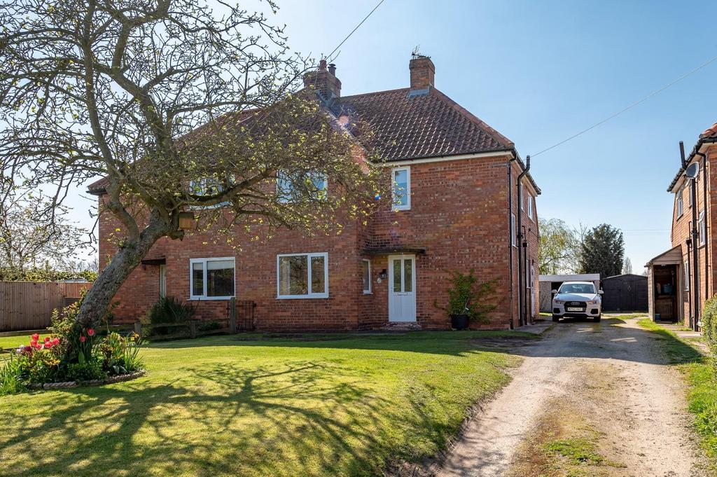 West View, West Knapton, Malton 3 bed house £250,000