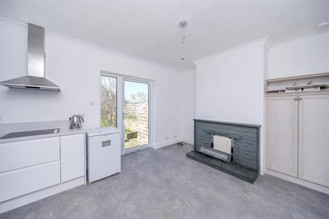 3 bedroom semi-detached house for sale - Reinwood Avenue, Reinwood, Huddersfield