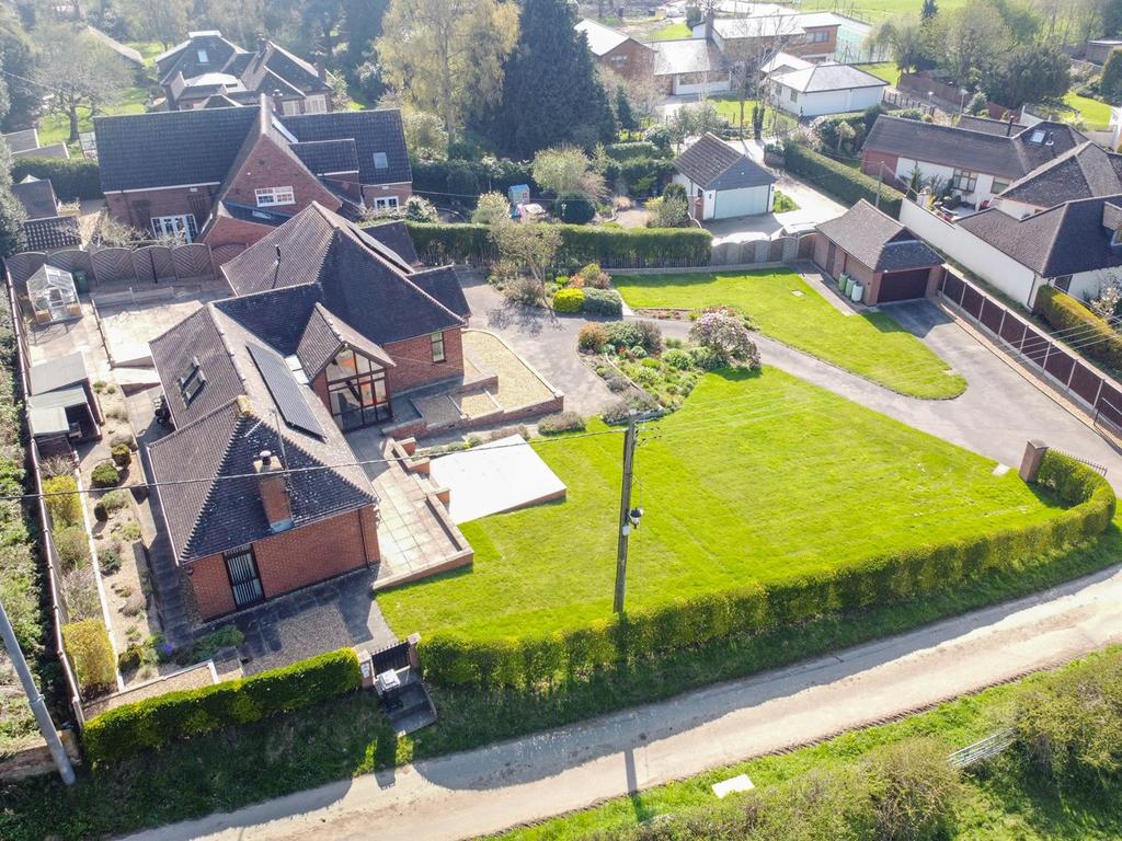 Church Hill, Stretton on Dunsmore, Rugby, CV23 3 bed detached bungalow