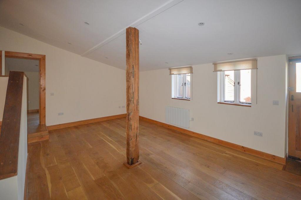 Dane O Coys Road, Stortford 2 bed barn conversion £1,500 pcm