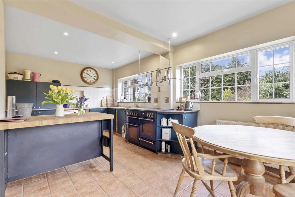 Chilcrofts Road, Kingsley Green, Haslemere 4 bed detached house for
