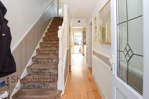 8 Cunningham Road, Cheshunt, Waltham Cross, EN8 0LG