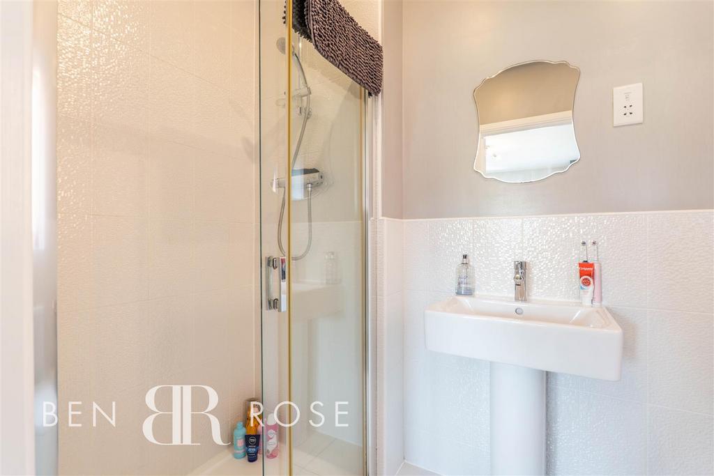 Master Ensuite