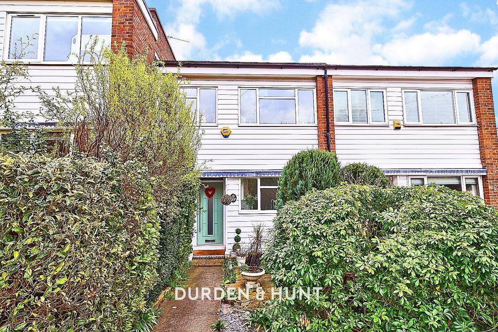 Church Hill, Loughton, IG10 3 bed terraced house for sale £575,000