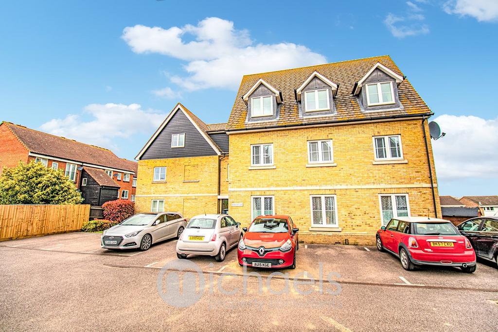 Edinburgh Gardens, Braintree, CM7 2 bed apartment £175,000