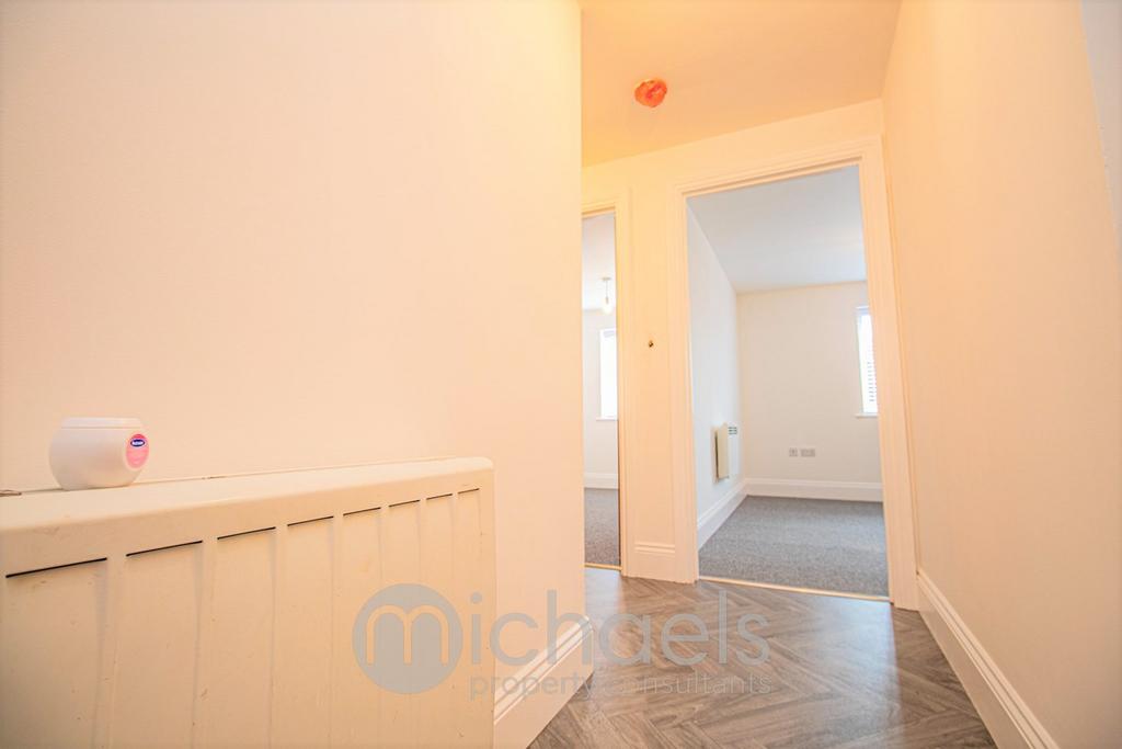 Edinburgh Gardens, Braintree, CM7 2 bed apartment £175,000