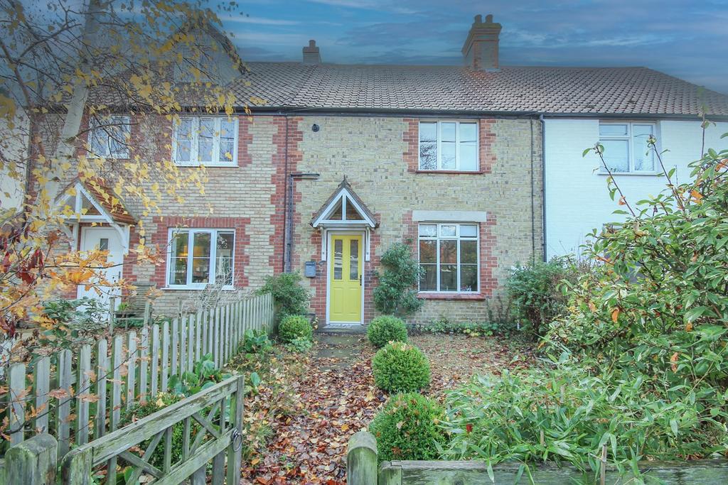 Woodside Avenue, Dersingham, PE31 2 bed terraced house for sale £280,000