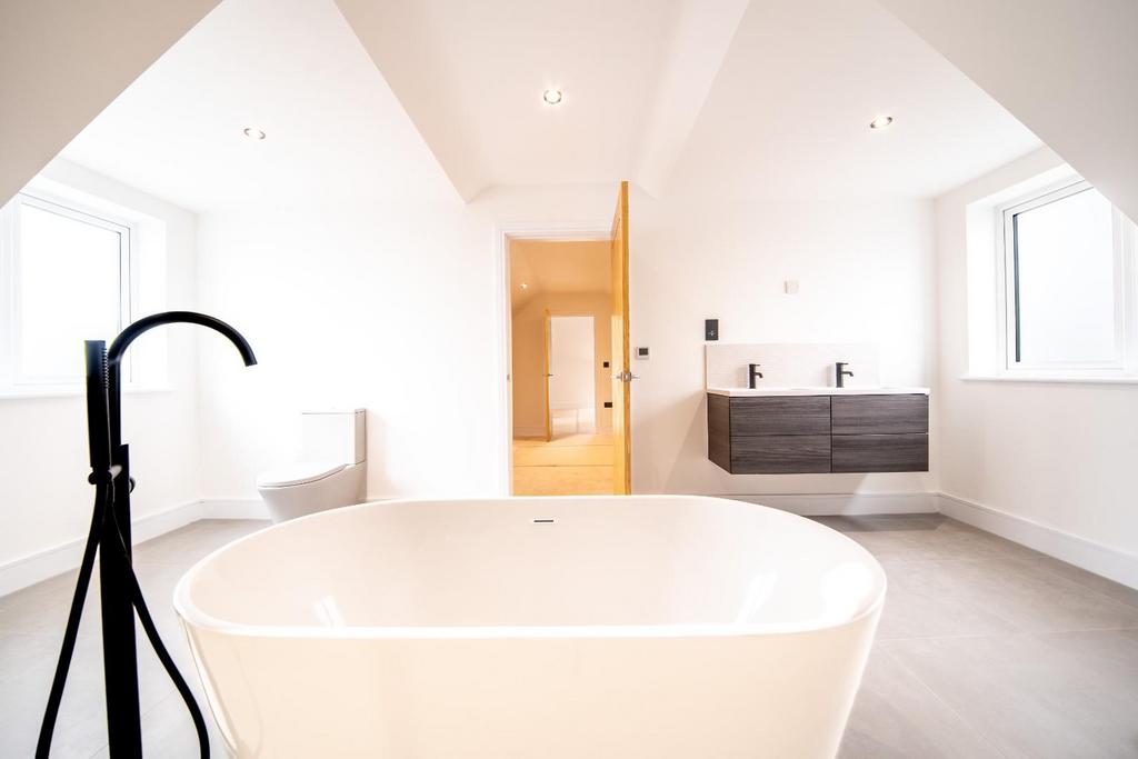 Master en suite 2.jpg