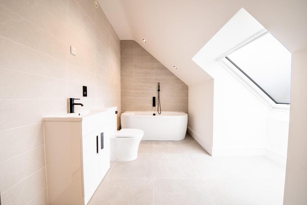 Family Bathroom.jpg