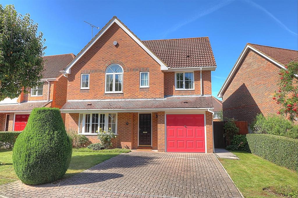 Blenheim Close, Knightwood Park, Chandlers Ford 4 bed detached house