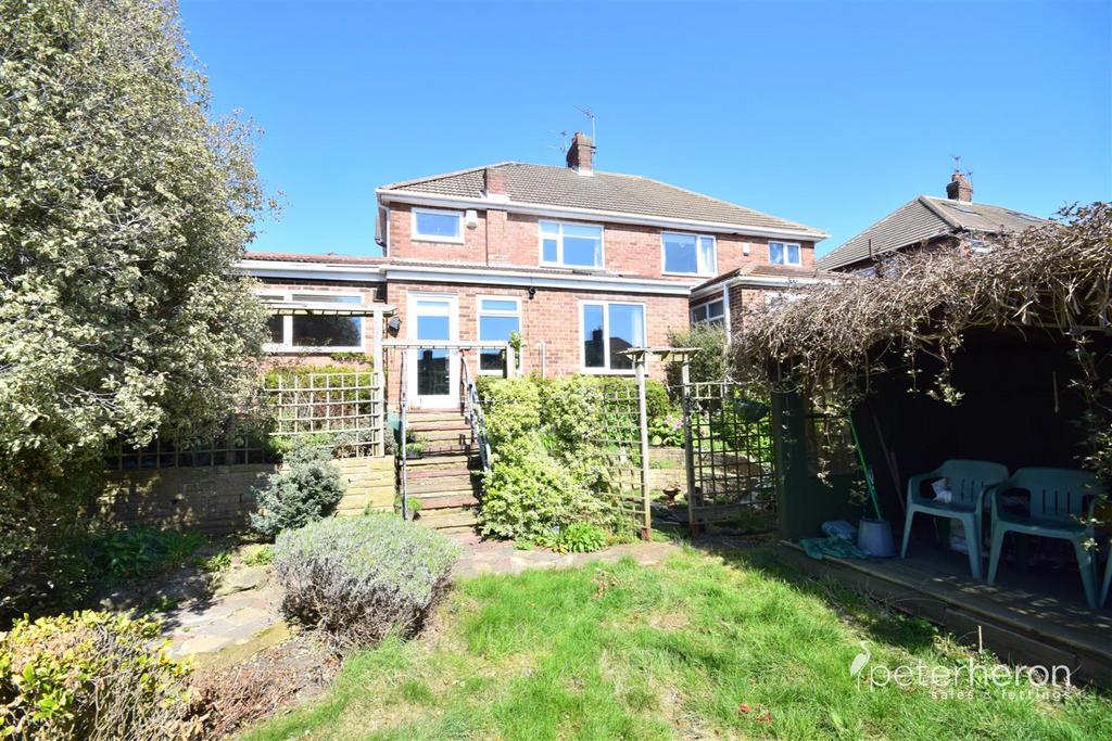 Broadmayne Avenue, High Barnes... 3 bed semidetached house £179,950