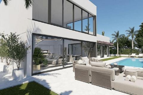 3 bedroom villa, Estepona, Malaga, Spain