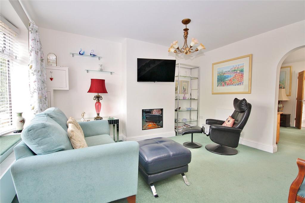 Send Marsh Road, Send, Woking, Surrey, GU23 3 bed semidetached house