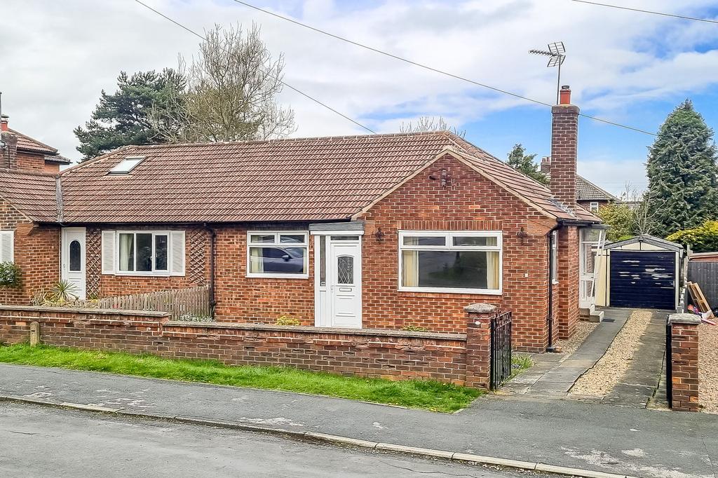 Hawes Road, Harrogate, HG1 2 bed semidetached bungalow for sale £249,950