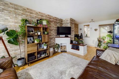 13 Fairway, Hemel Hempstead, HP3 9TP