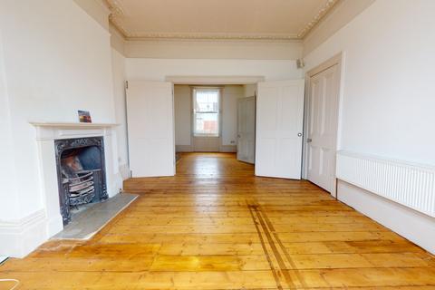 4 bedroom end of terrace house to rent, Eastern Road, Brighton, BN2