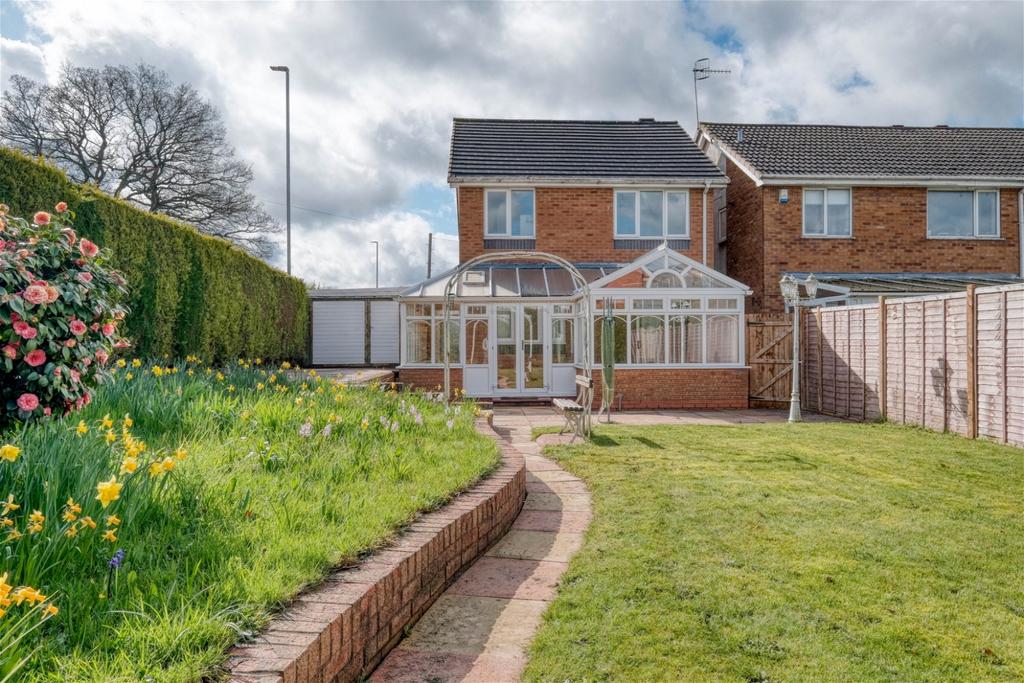 Barley Mow Lane, Catshill, Bromsgrove, B61 0LY 3 bed detached house for