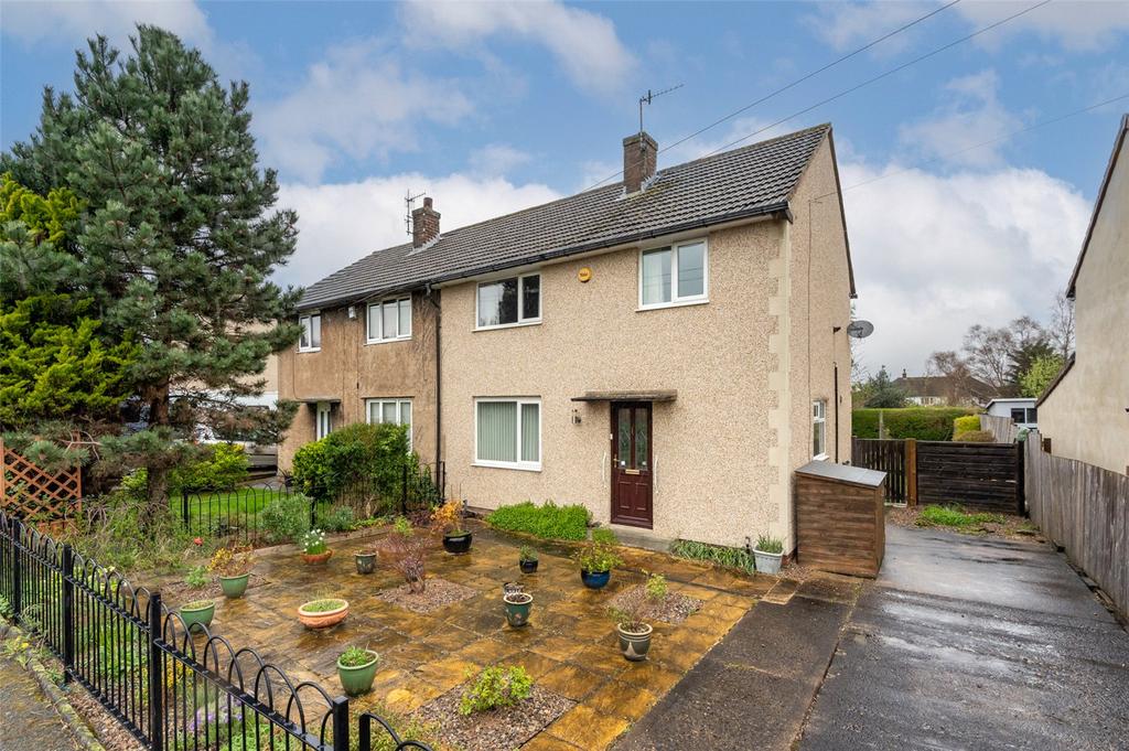 Manse Crescent, Burley in Wharfedale, Ilkley, West Yorkshire, LS29 3 bed semidetached house for