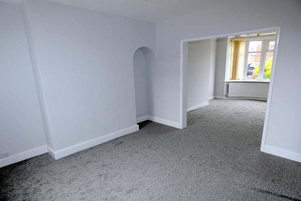 Coniston Grove, Middlesbrough, TS5 3 bed semidetached house £165,000