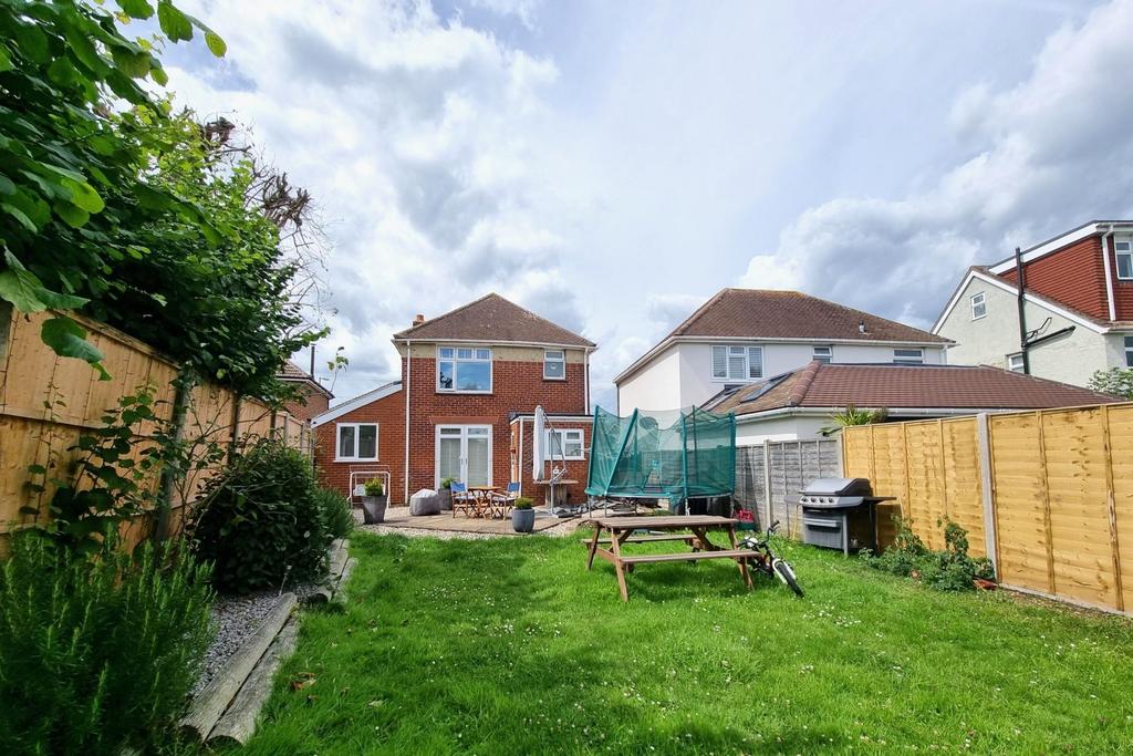 HIGHLANDS ROAD, FAREHAM 4 bed detached house for sale £425,000