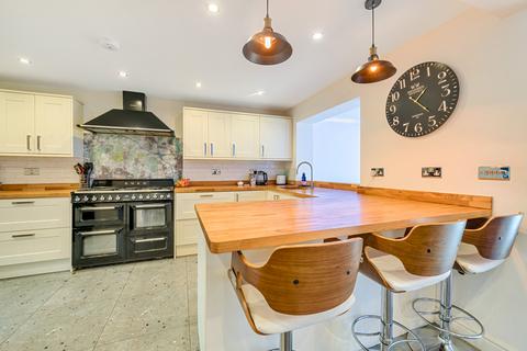18 Bunby Road, Stoke Poges, Slough, SL2 4BP