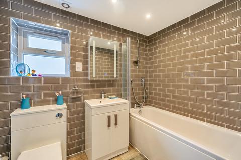 18 Bunby Road, Stoke Poges, Slough, SL2 4BP