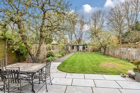18 Bunby Road, Stoke Poges, Slough, SL2 4BP