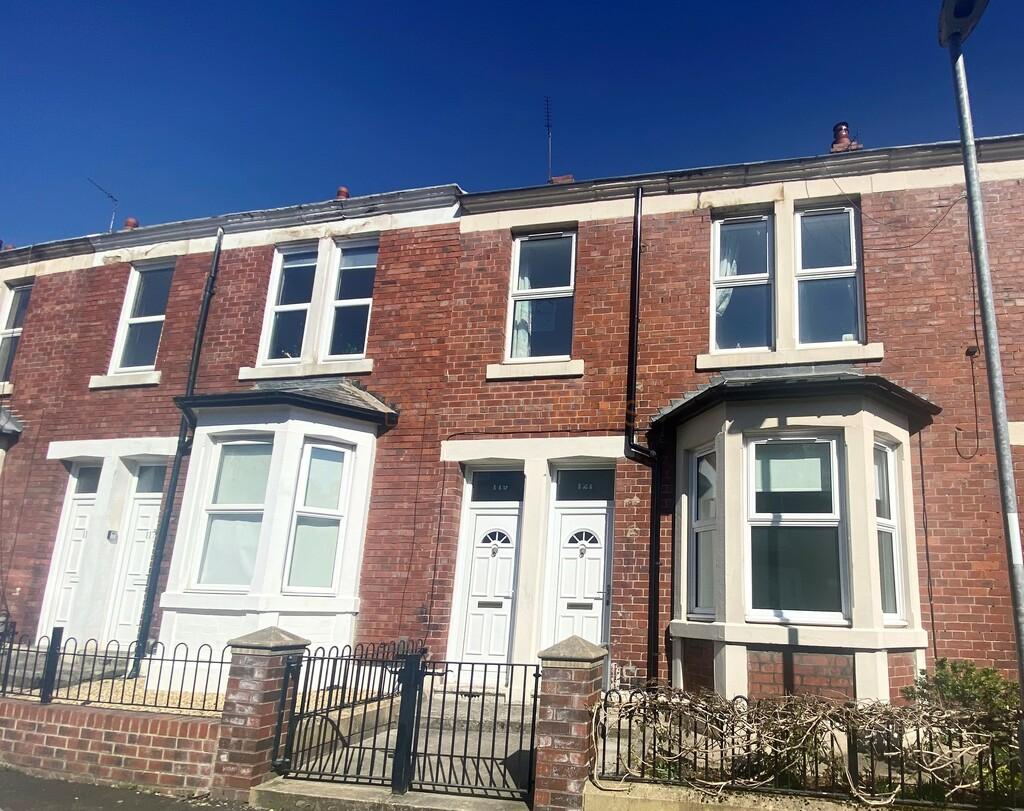 Westbourne Avenue, Gateshead, Tyne... 2 bed flat £600 pcm (£138 pw)