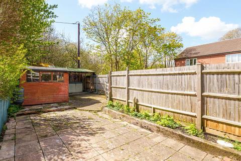 35 Hilltop Close, Ascot, SL5 7QT