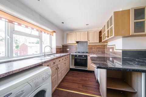 35 Hilltop Close, Ascot, SL5 7QT