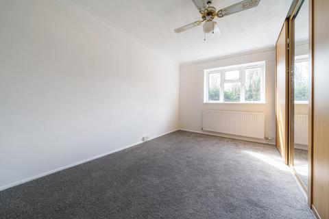 35 Hilltop Close, Ascot, SL5 7QT