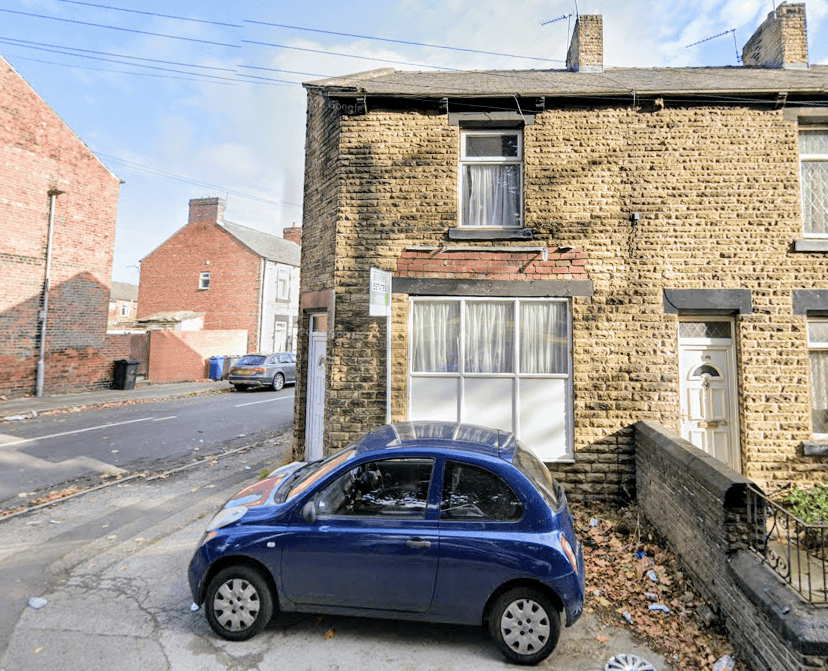 Doncaster Road, Barnsley, S70 3 bed end of terrace house £120,000