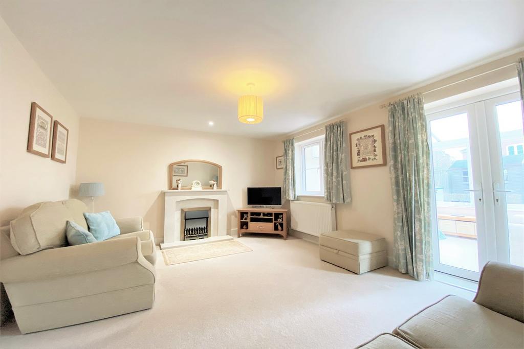 Colden Common 3 bed semidetached house for sale £395,000
