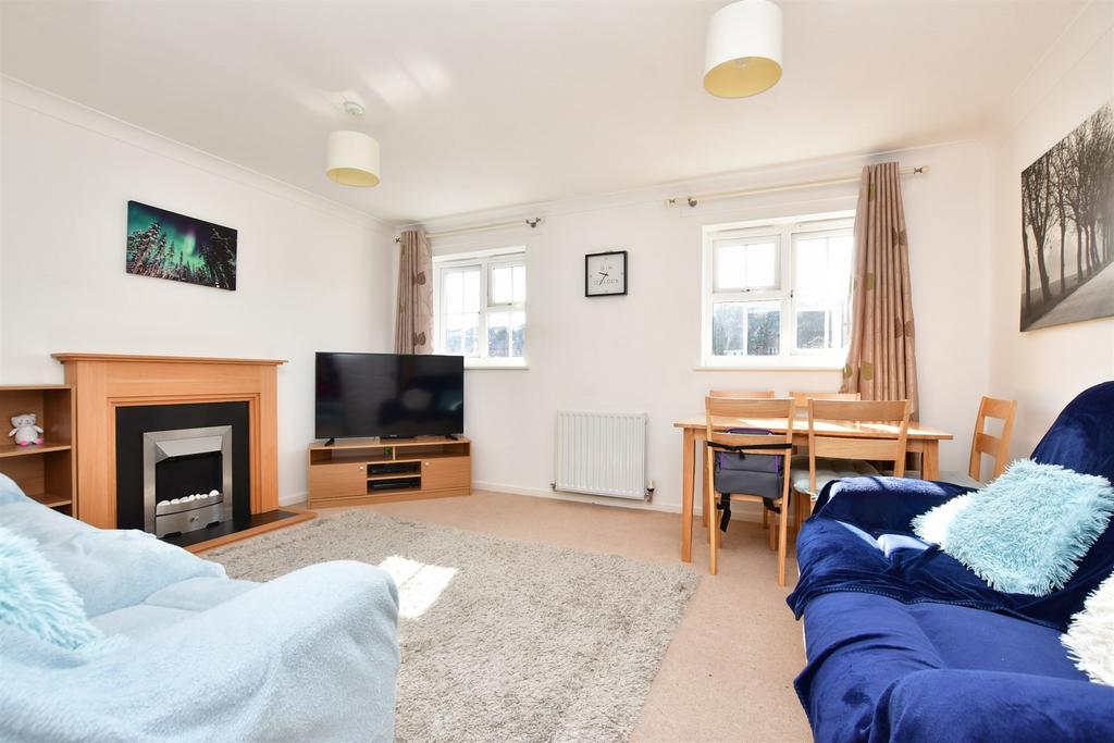 Stafford Rise, Caterham, Surrey 2 bed for sale £260,000