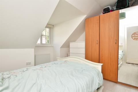 2 bedroom maisonette for sale, Stafford Rise, Caterham, Surrey