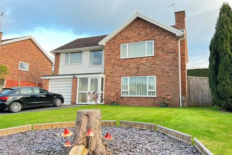 4 bedroom detached house for sale, Loder Drive, Aylestone Hill, Hereford, HR1