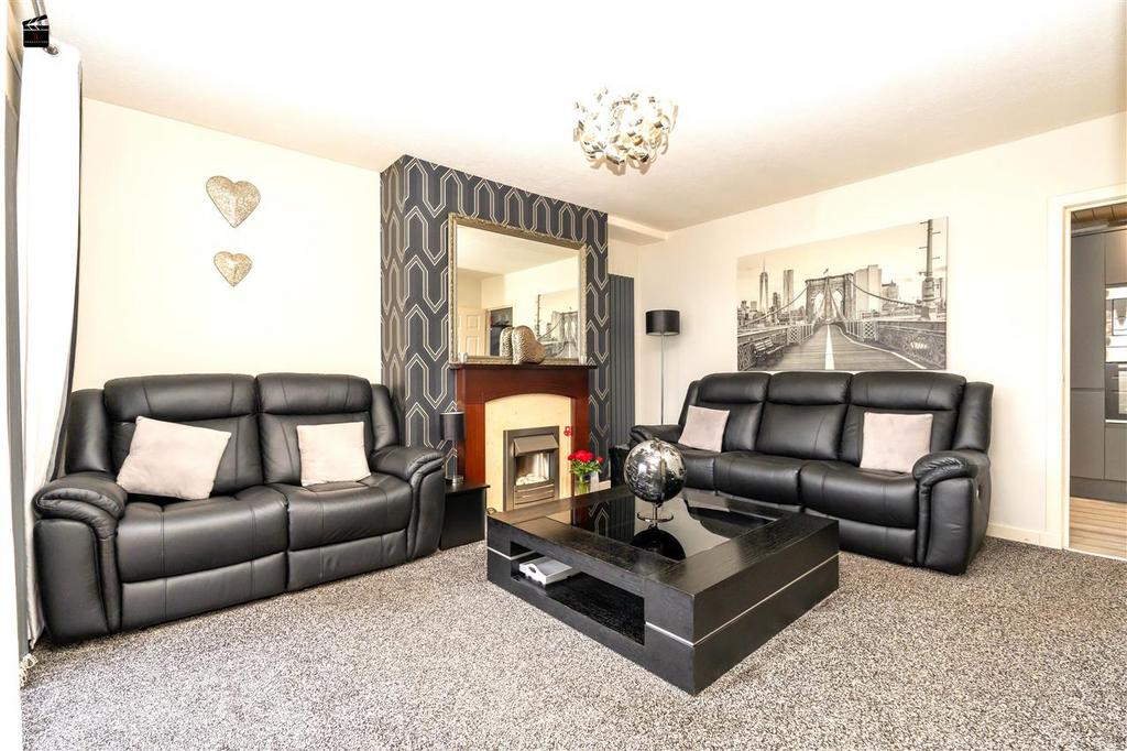 Dunottar Avenue, Shawhead, Coatbridge 2 bed terraced house £110,000