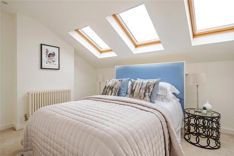 13 Allingham Street, London, N1 8NX