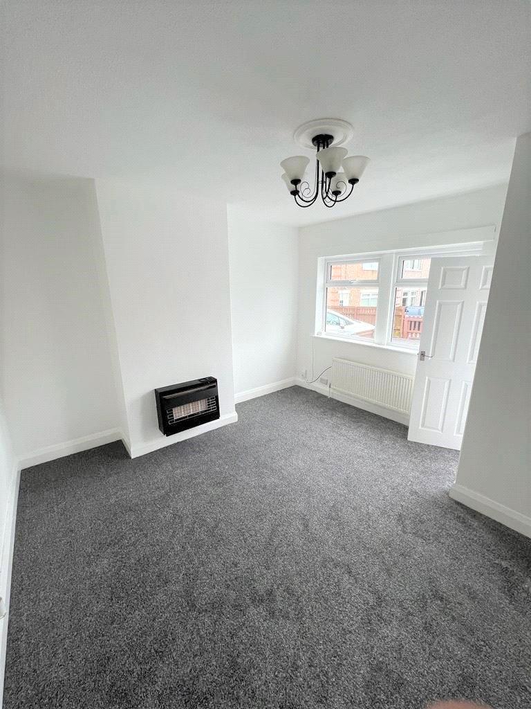 Sandhall Green, Halifax, HX2 2 bed terraced house - £725 pcm (£167 pw)