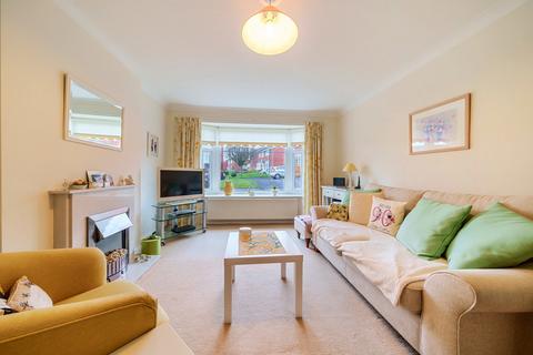 1 bedroom flat for sale, Fieldway Rise, Leeds, West Yorkshire, LS13