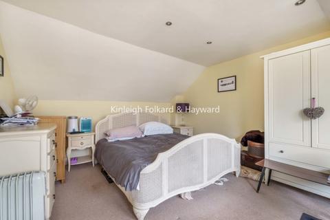 4 bedroom house to rent - Chestnut Road London SE27