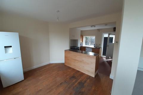 3 bedroom semi-detached house to rent, Margaret Roding