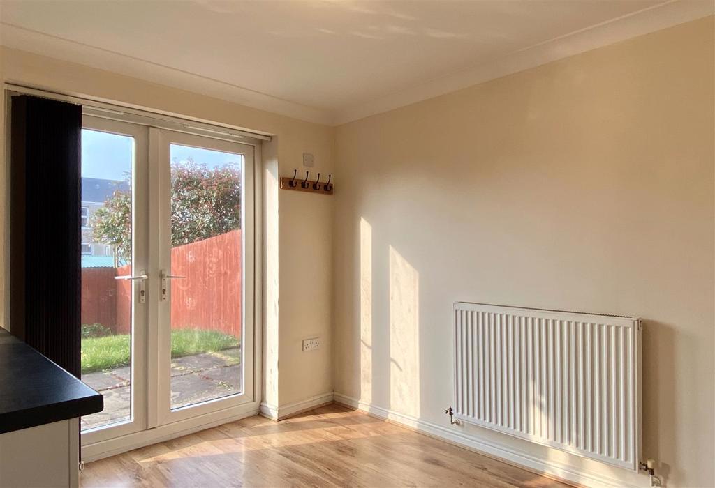 Cae Castell, Loughor, Swansea, West... 3 bed detached house £950 pcm