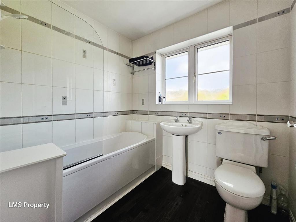 Main bathroom
