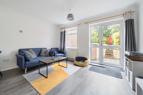 22 Perry Way, Lightwater, GU18 5LB