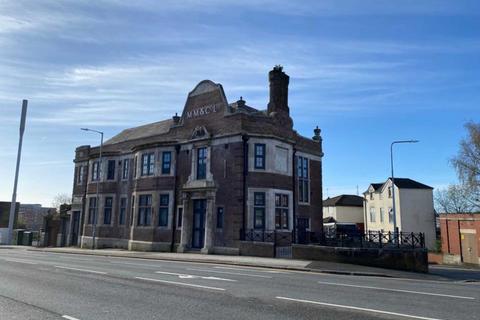18 bedroom block of apartments to rent, St Georges Road, Bolton