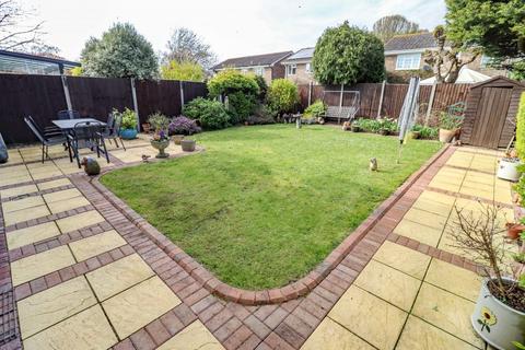 4 bedroom detached house for sale, Island Close, Hayling Island
