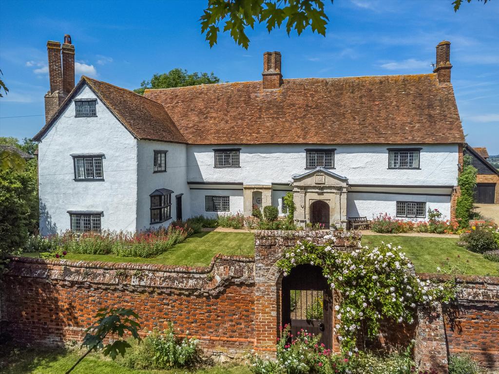East Claydon, Buckingham, MK18 5 bed detached house for sale £1,500,000