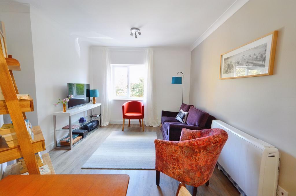 50 Barnstaple Road, Thorpe Bay, SS1 2 bed apartment for sale £247,500